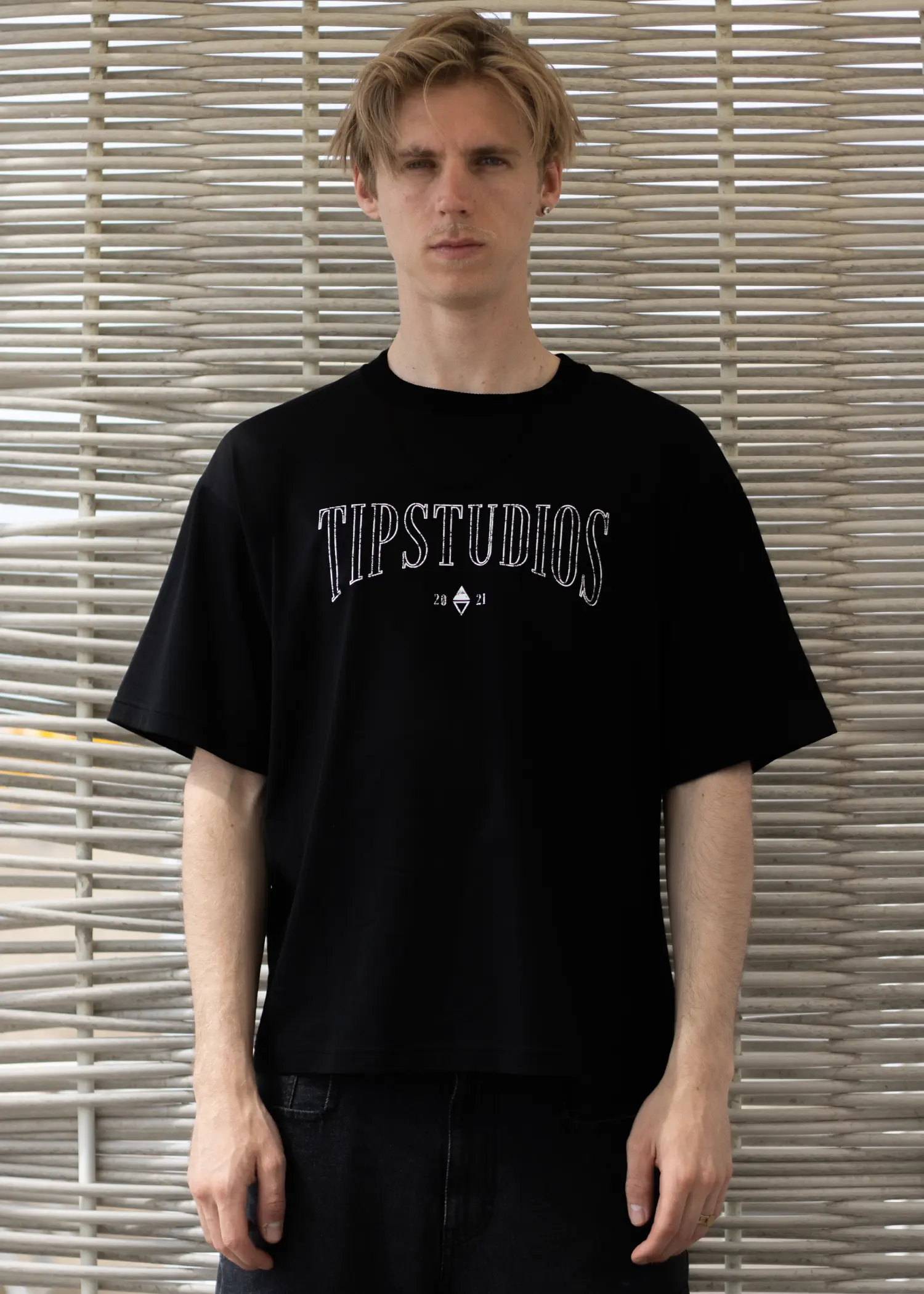 FLAVORS OF THE SEA BASIC BLACK FRONT